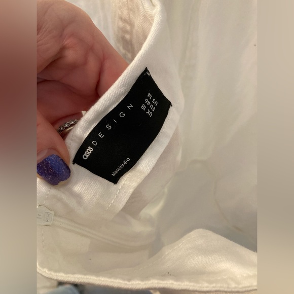 ASOS DESIGN Tall soft denim mini pinafore dress in white sz 14 - Picture 7 of 7